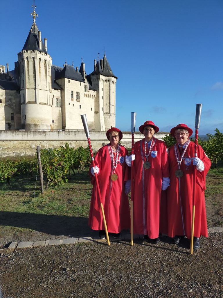 43ème chapitre de la Confrérie des Buveux de Bernache de Mazé-Milon en Anjou, à Varrains (49)